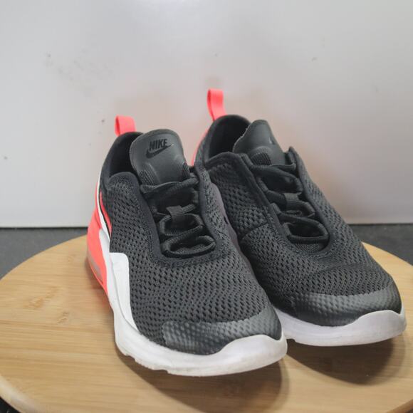 Sz 6youth=7.5womens Nike Air Max Motion 2 008425 Black White Running Sneakers - Picture 2 of 9